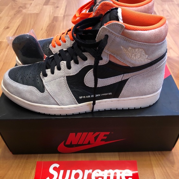 Athletic_Shoes